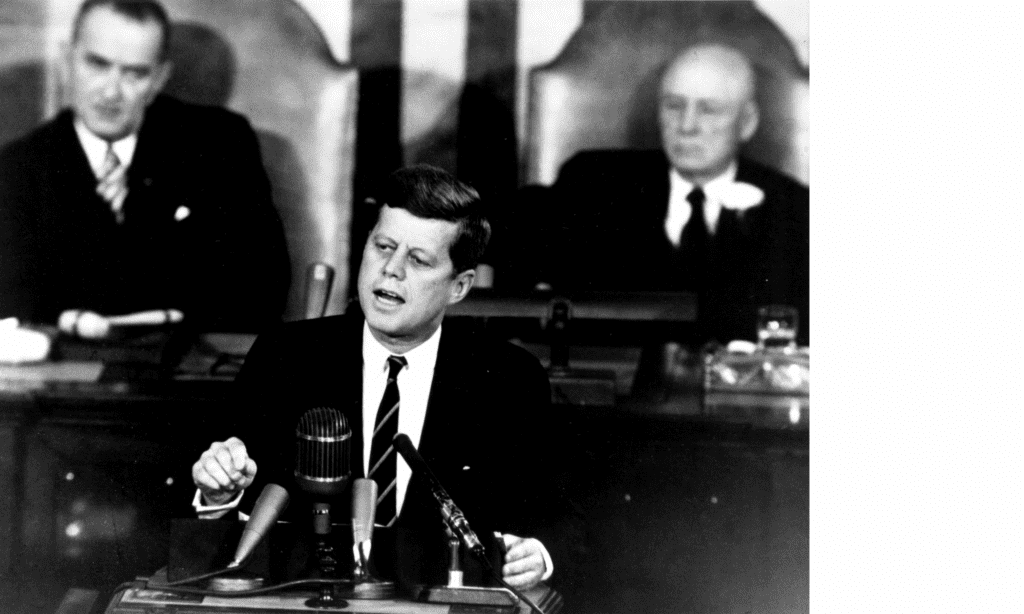 JFK in uun momento di public spaking, foto storica, B&W