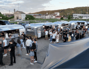 Airstream adibiti a food truck ad un evento