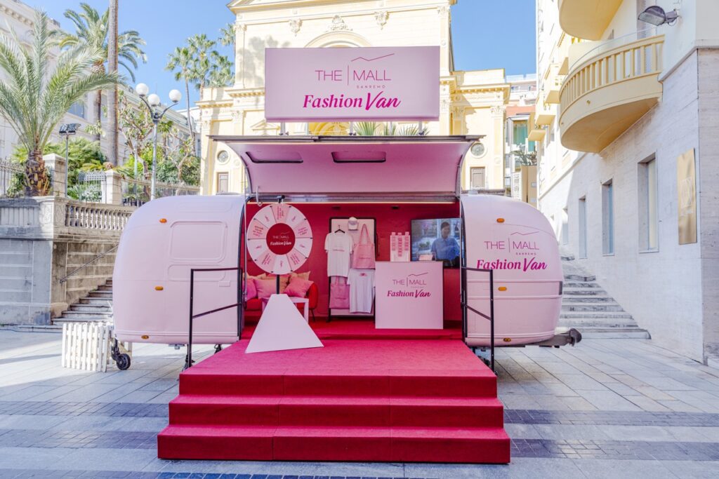 Un Airstream brandizzato per The Mall a San Remo, durante il festival di San Remo.